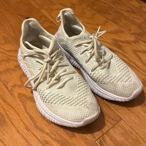 Avia shoes!